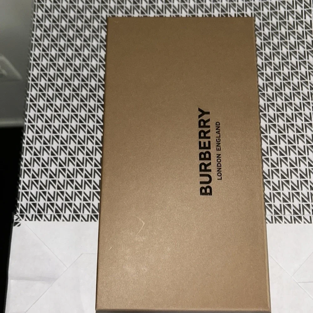 Burberry sandals - Picture 2 of 13